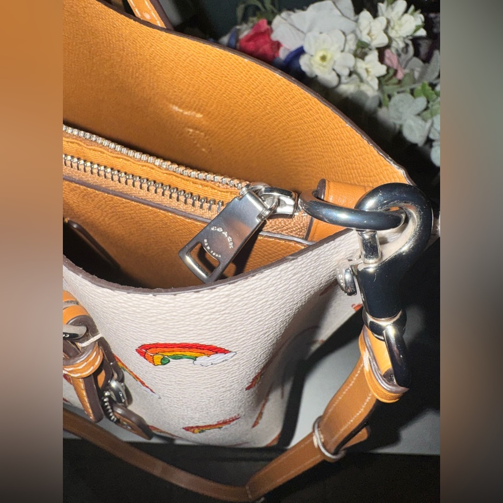 Coach Mollie Tote Rainbow Heart Print 2023 #CK373 - NWOT $378 - Picture 10 of 16